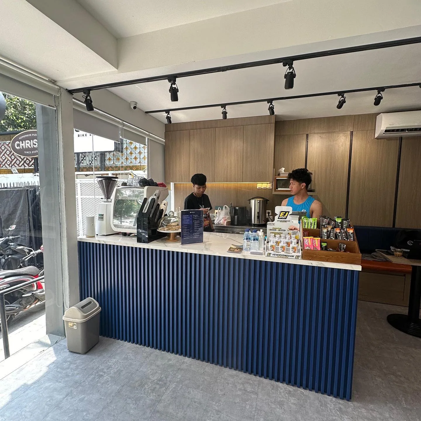 Cafe gathering after event